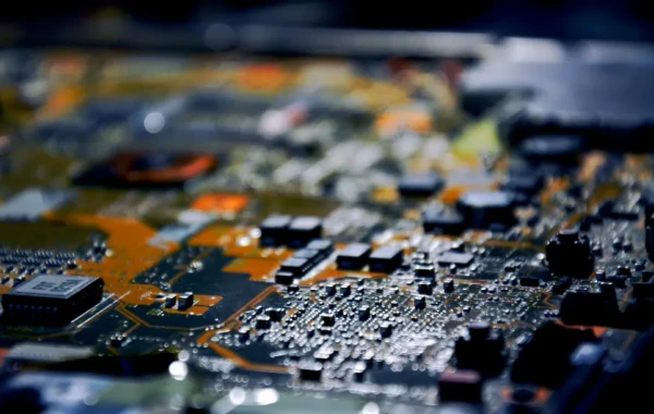 Polska szkoła fizyki półprzewodników – od pionierskich badań do światowego znaczenia