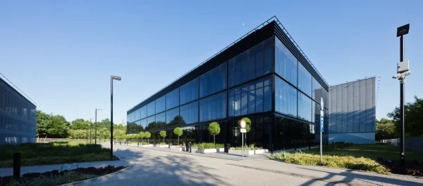 Centrum Zaawansowanych Materiałów i Technologii CEZAMAT (fot. www.cezamat.pw.edu.pl)